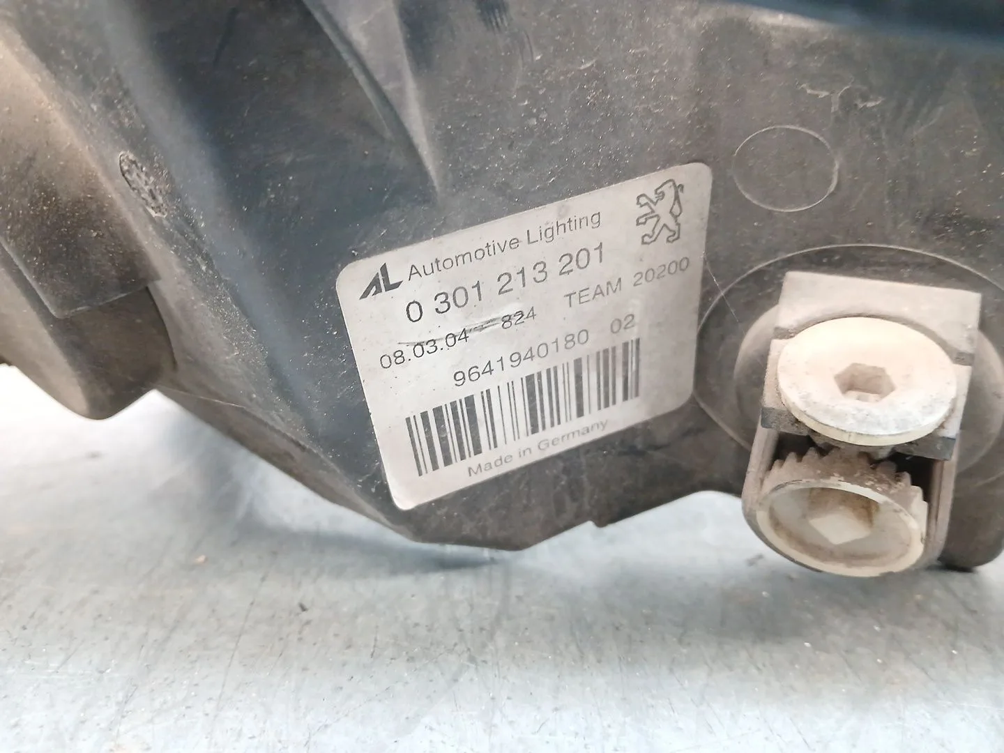 Faro Izquierdo para Peugeot 407 (6D_)