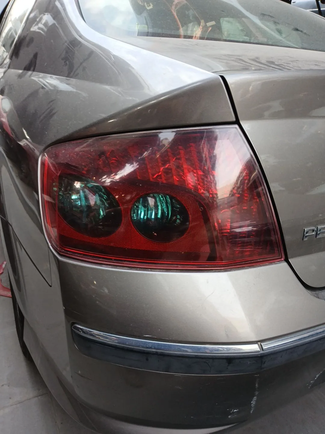 Piloto Trasero Izquierdo para Peugeot 407 (6D_)