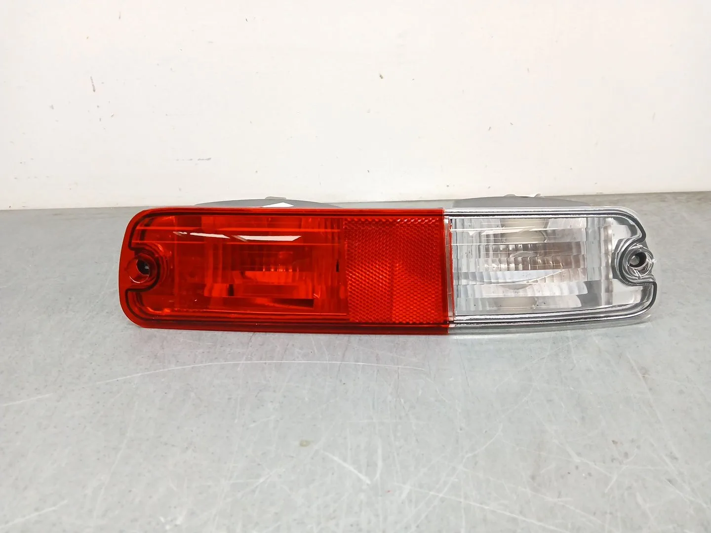 Piloto Trasero Central para Mitsubishi Montero Io I (H6_W, H7_W)