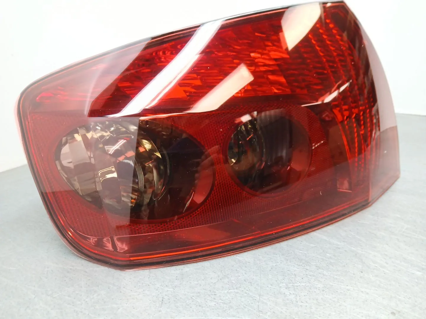 Piloto Trasero Izquierdo para Peugeot 407 (6D_)