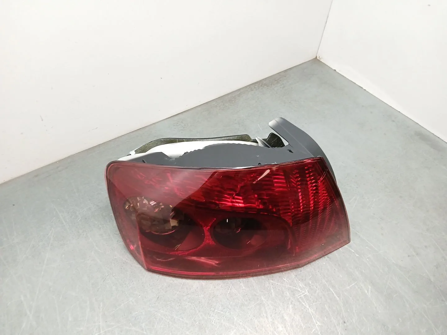 Piloto Trasero Izquierdo para Peugeot 407 (6D_)