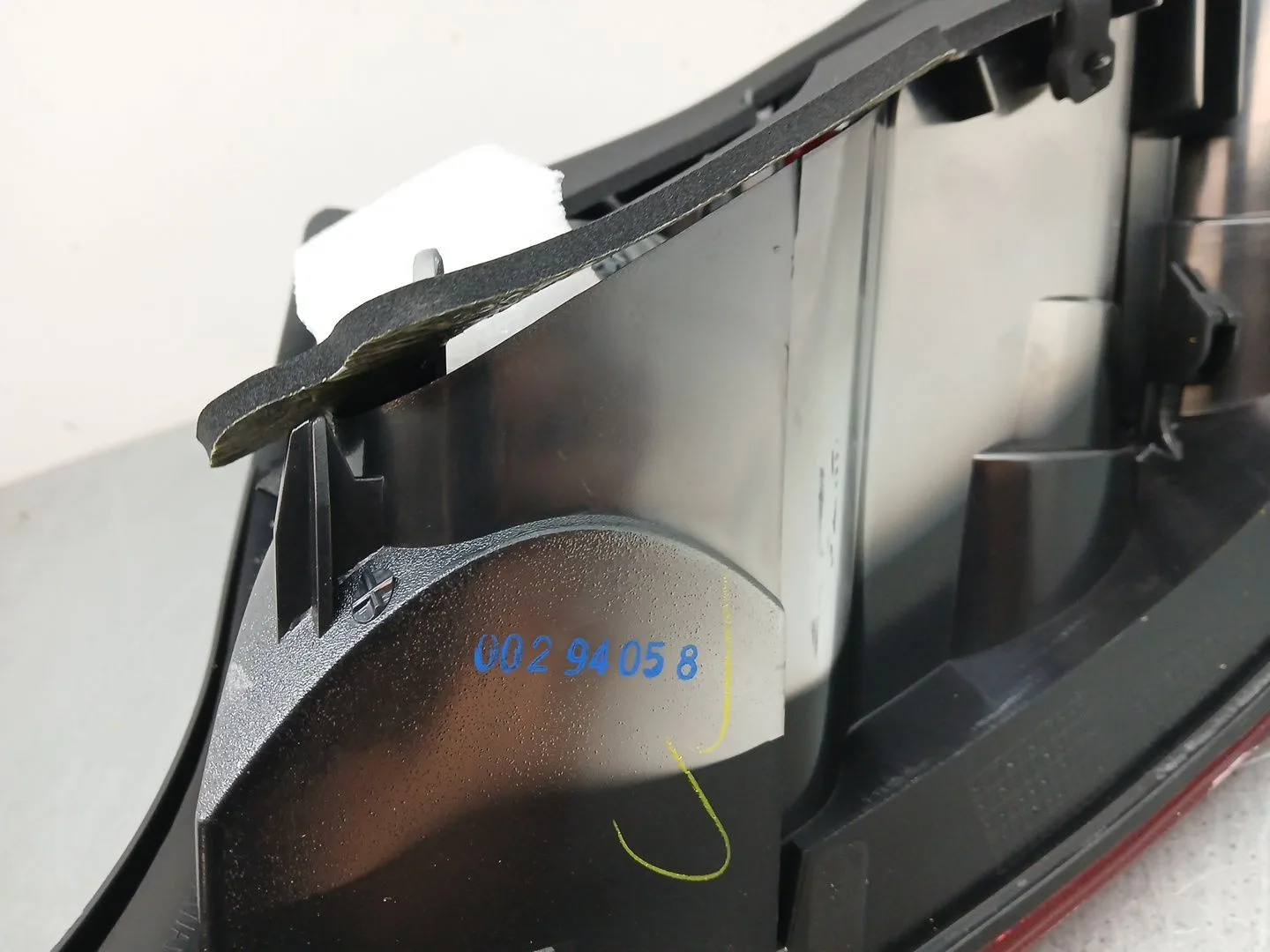 Piloto Trasero Izquierdo para Peugeot 407 (6D_)