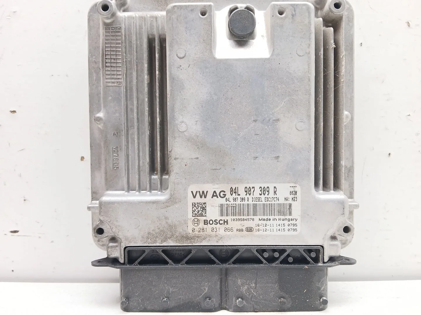Centralita Motor Uce para Skoda Superb (3V3)