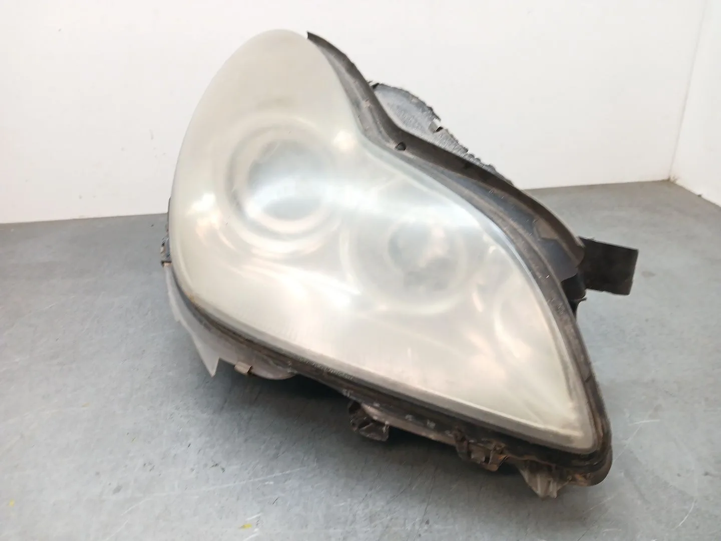 Faro Derecho para Mercedes-Benz Cls (C219)