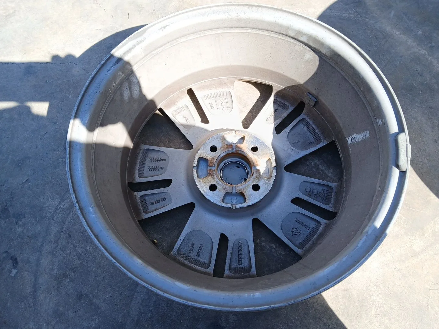 Llanta Trasera Izquierda para Nissan Micra V (K14)