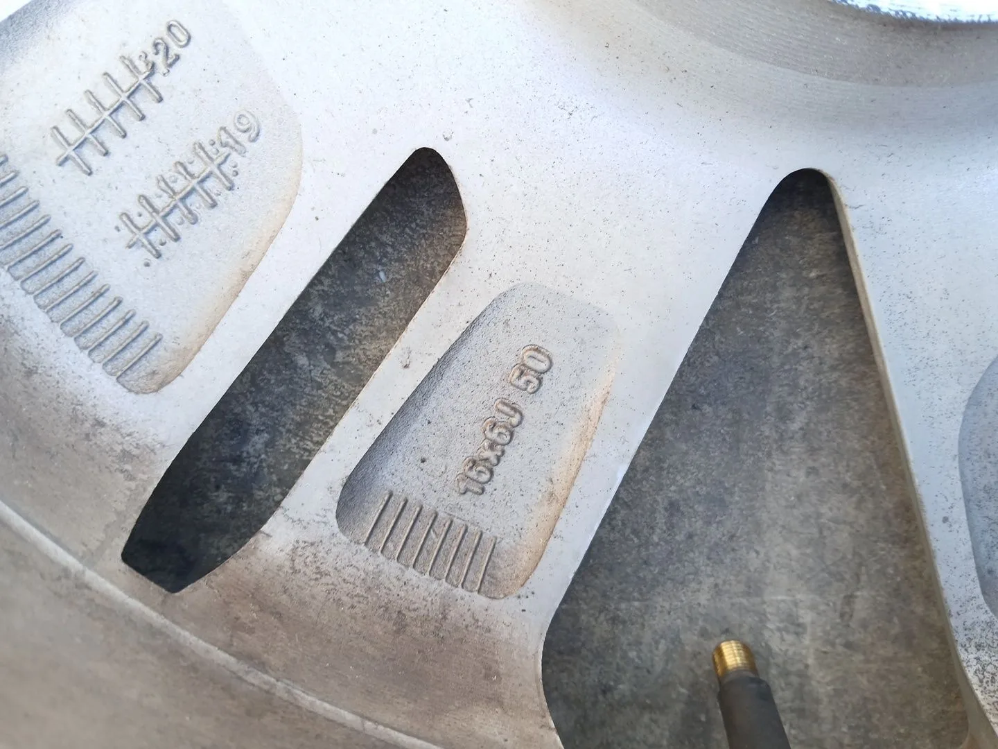 Llanta Trasera Izquierda para Nissan Micra V (K14)