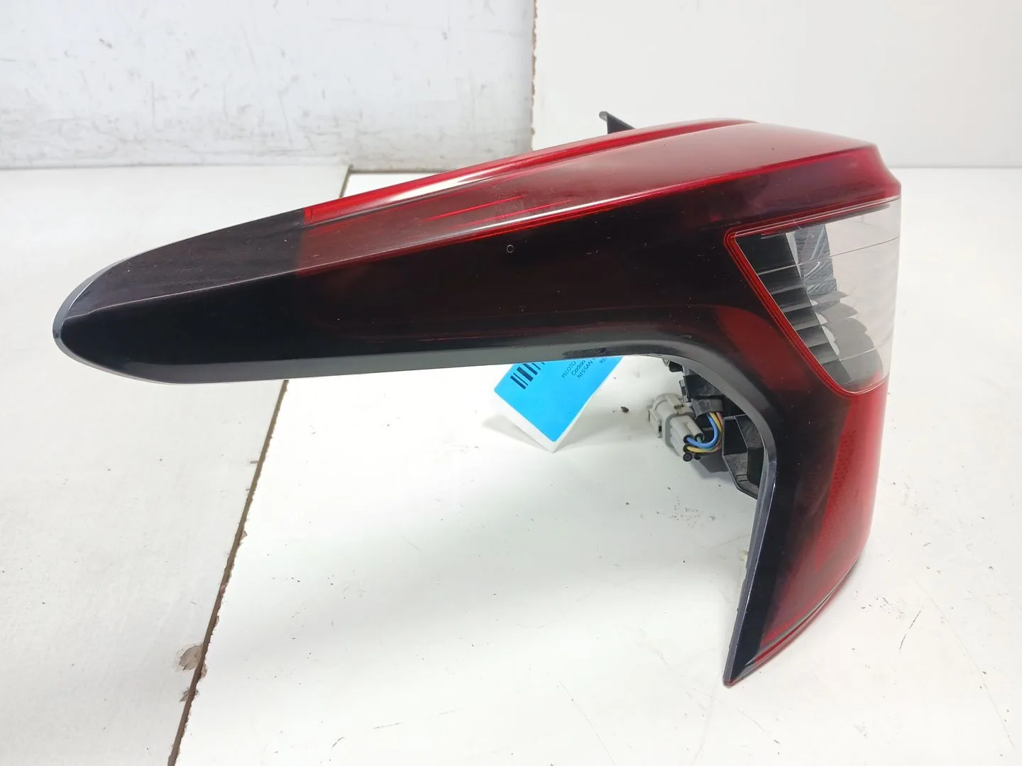 Piloto Trasero Izquierdo para Nissan Micra V (K14)