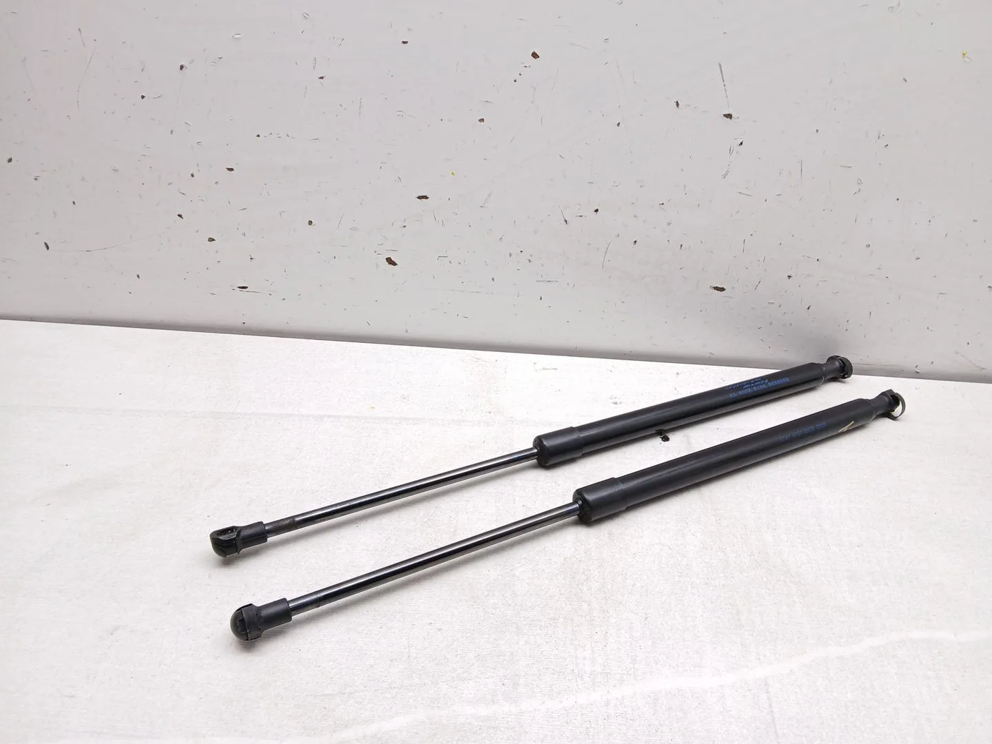Amortiguadores Maletero / Porton para Nissan Micra V (K14)