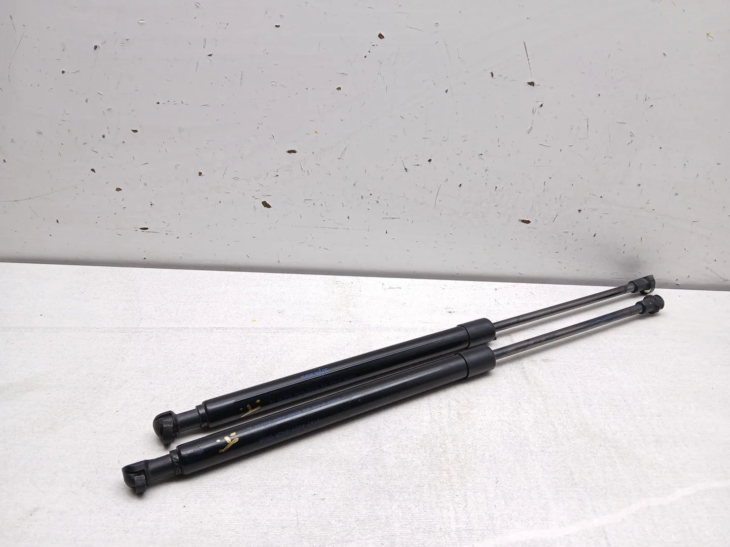 Amortiguadores Maletero / Porton para Nissan Micra V (K14)