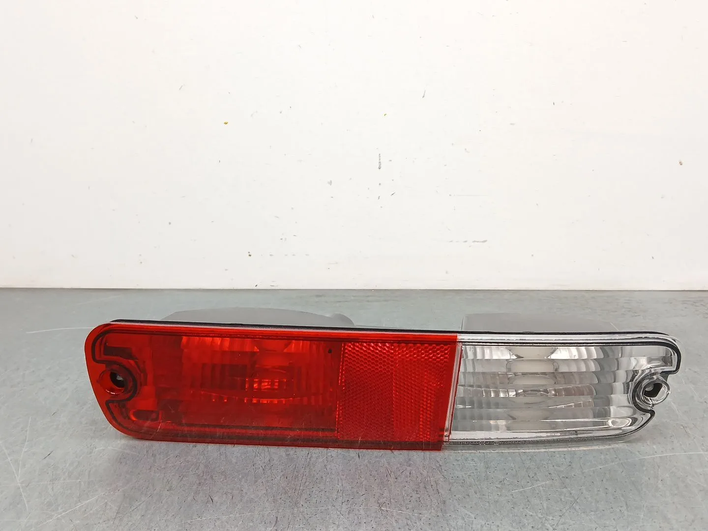 Piloto Trasero Derecho Paragolpes para Mitsubishi Montero (V60/V70)