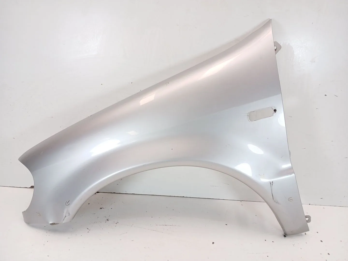 Aleta Delantera Izquierda para Mercedes-Benz Clase M (W163)