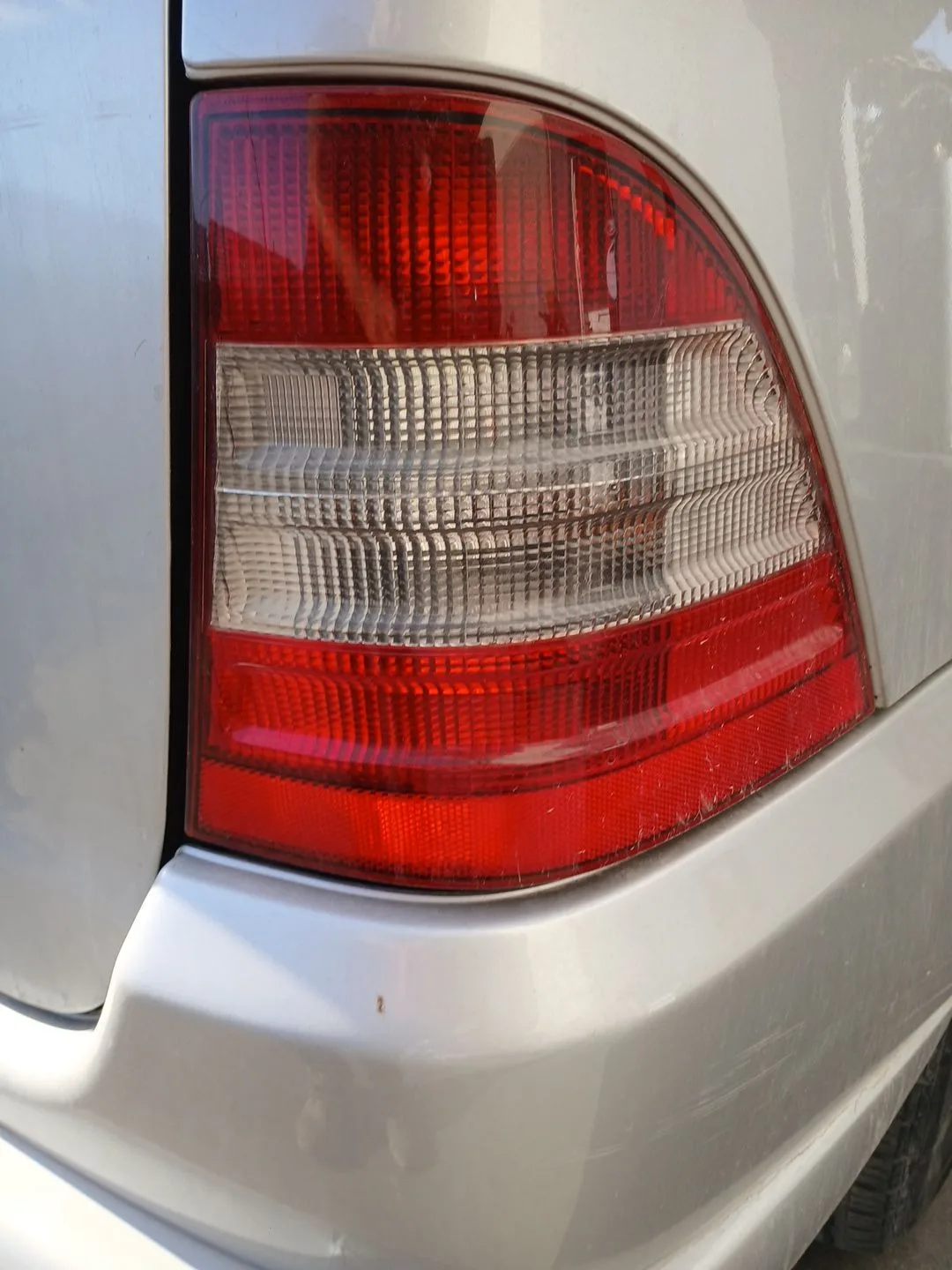Piloto Trasero Derecho para Mercedes-Benz Clase M (W163)