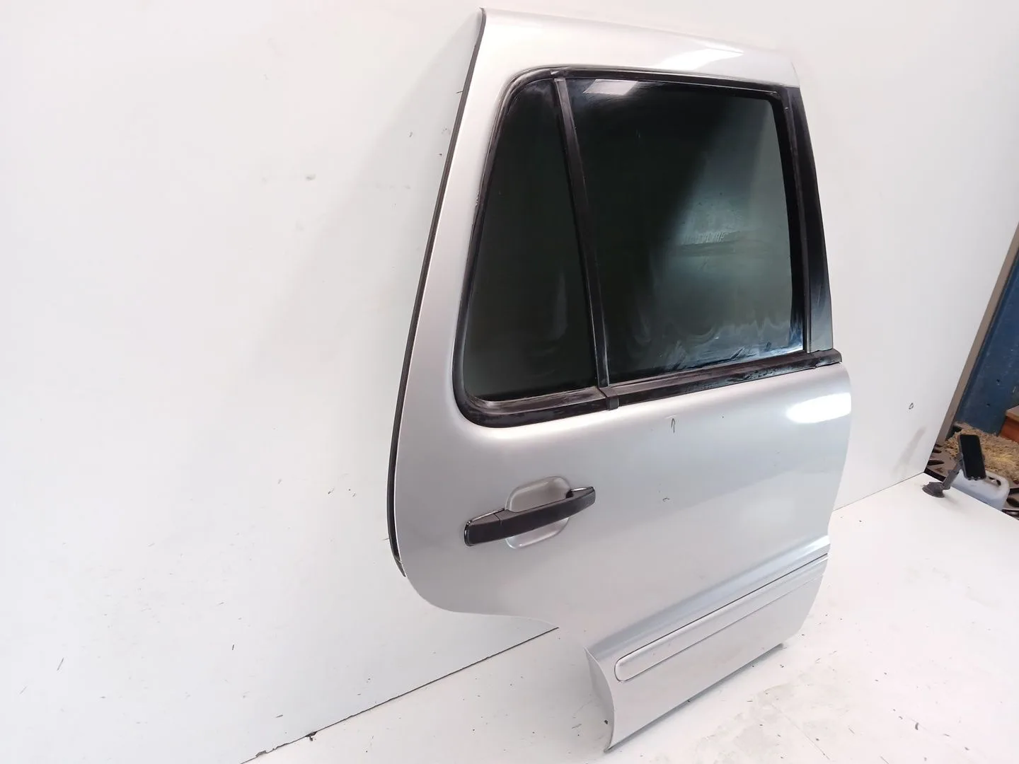 Puerta Trasera Derecha para Mercedes-Benz Clase M (W163)