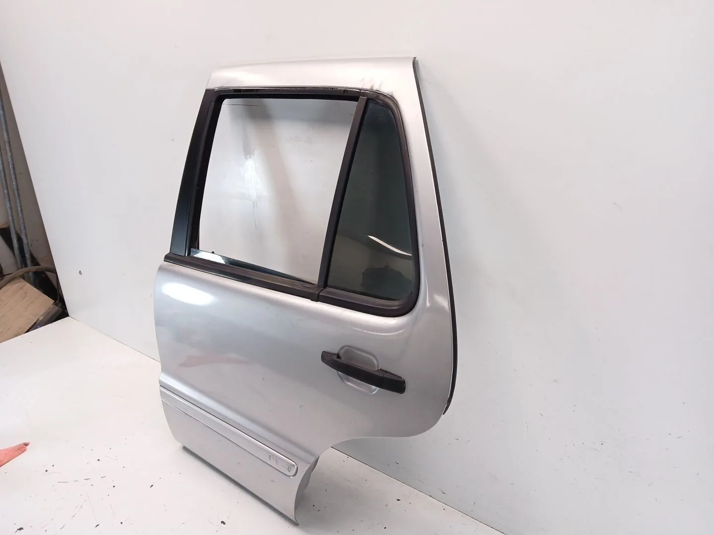 Puerta Trasera Izquierda para Mercedes-Benz Clase M (W163)