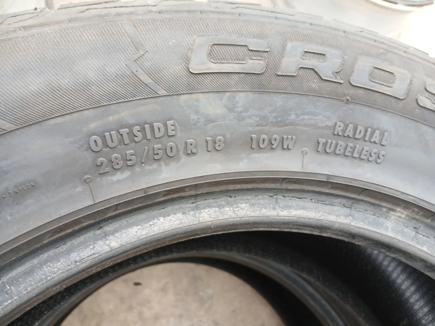 Neumatico para Porsche Cayenne (9Pa)