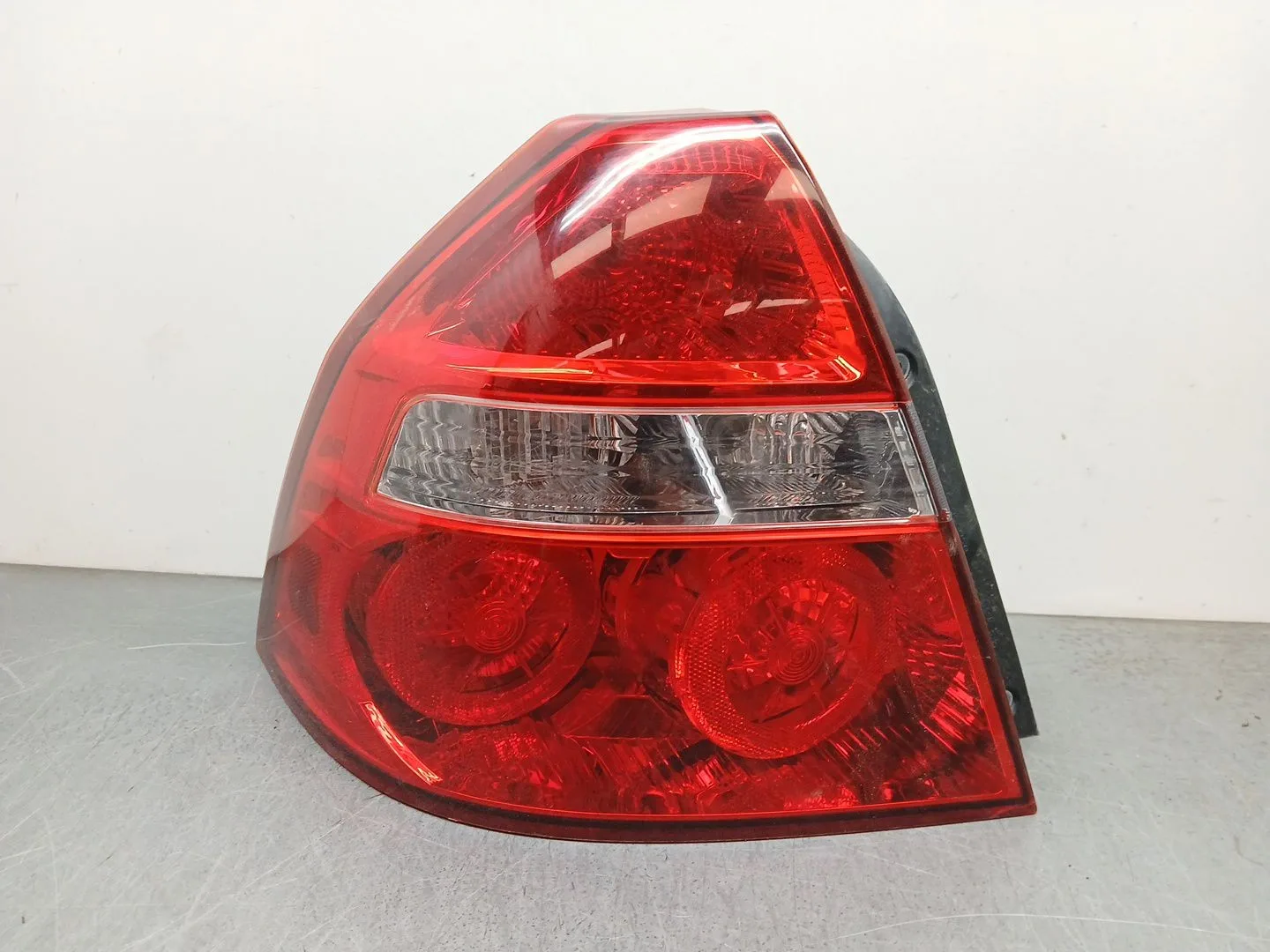 Piloto Trasero Izquierdo para Chevrolet Aveo / Kalos Sedan (T250, T255)