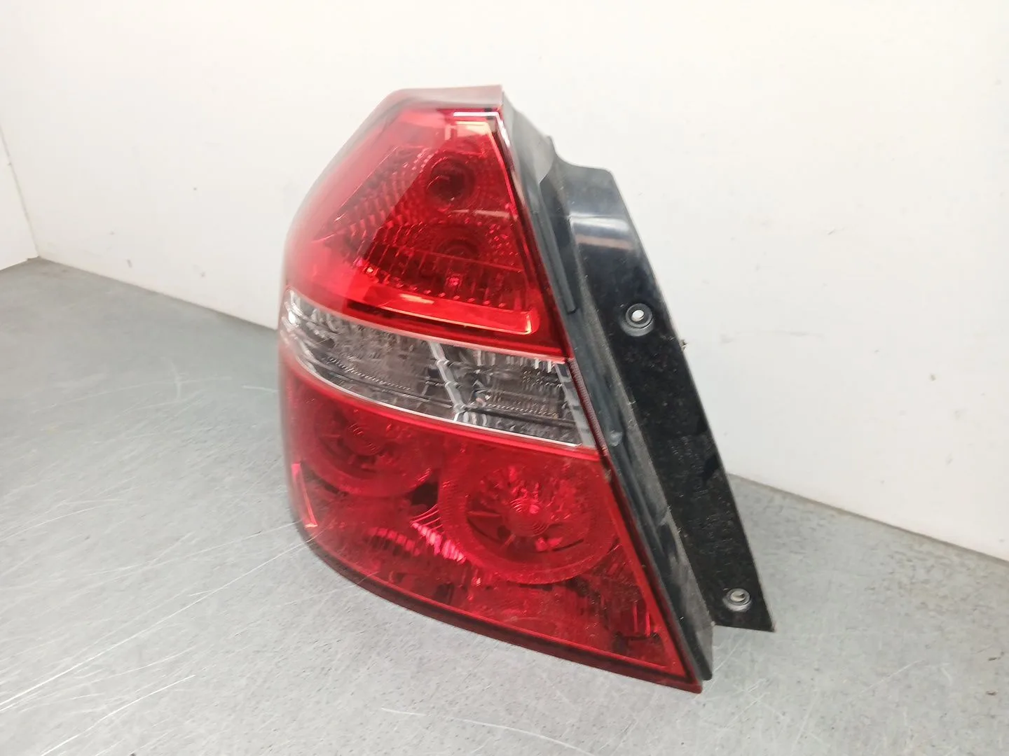Piloto Trasero Izquierdo para Chevrolet Aveo / Kalos Sedan (T250, T255)