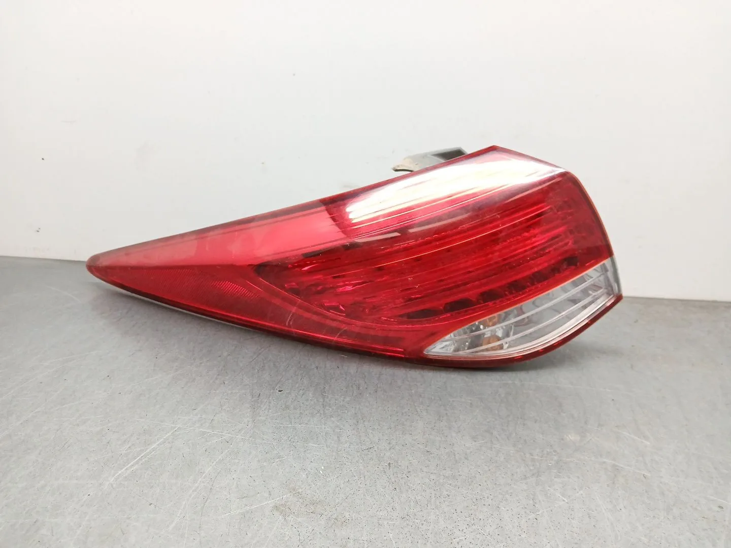 Piloto Trasero Izquierdo para Hyundai I40 I Cw (Vf)