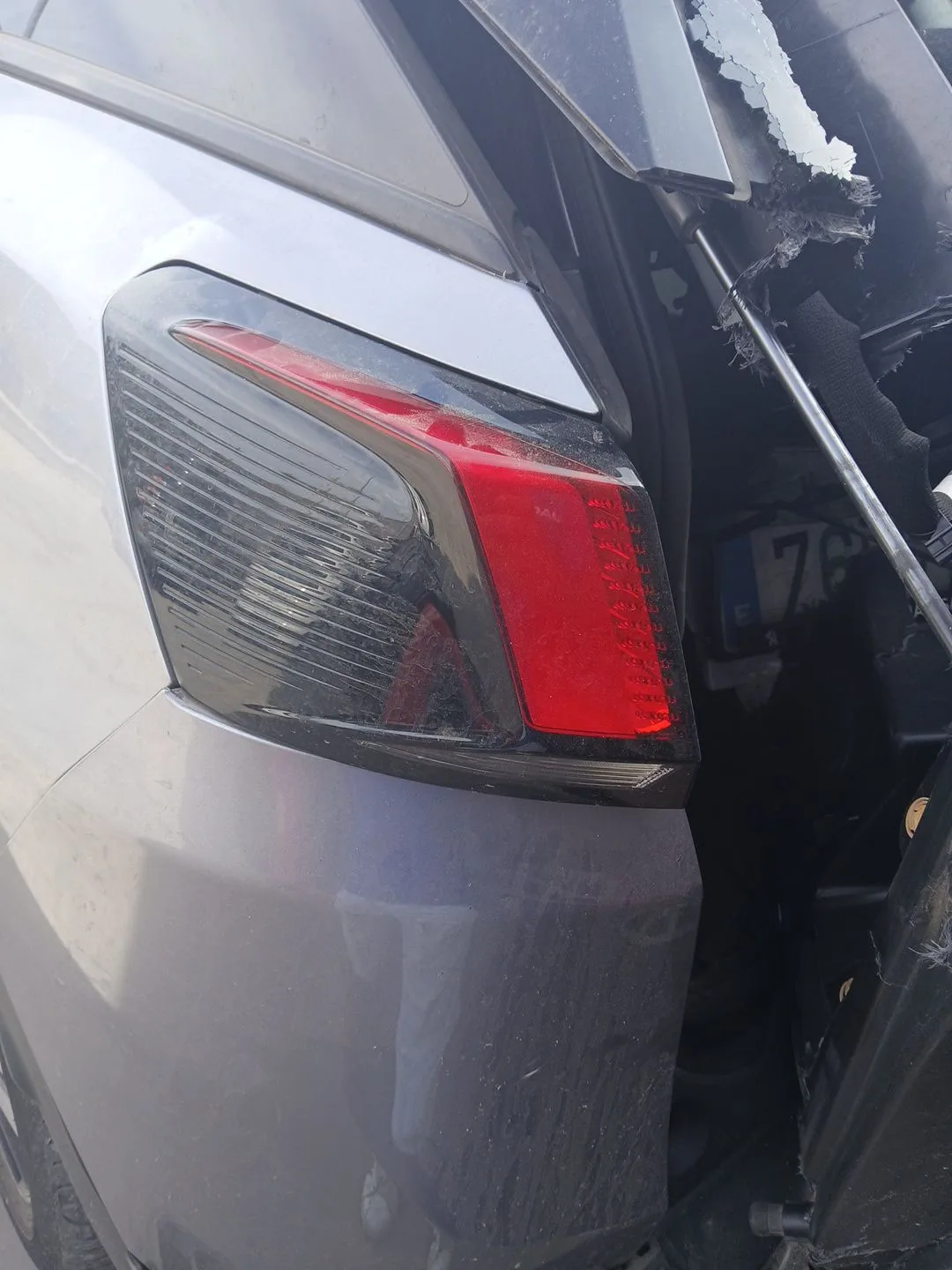 Piloto Trasero Izquierdo para Peugeot 3008 Ii Suv (Mc_, Mr_, Mj_, M4_)