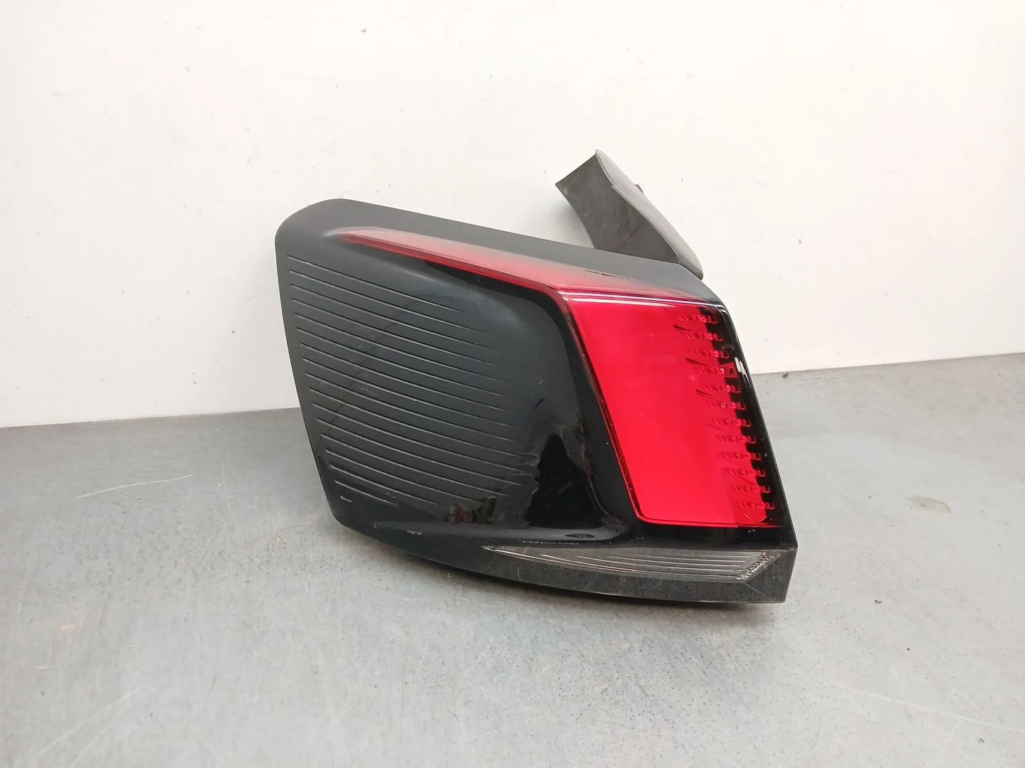 Piloto Trasero Izquierdo para Peugeot 3008 Ii Suv (Mc_, Mr_, Mj_, M4_)