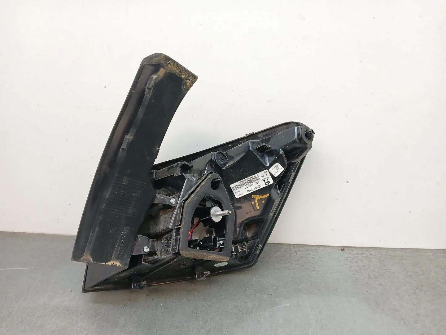 Piloto Trasero Izquierdo para Peugeot 3008 Ii Suv (Mc_, Mr_, Mj_, M4_)
