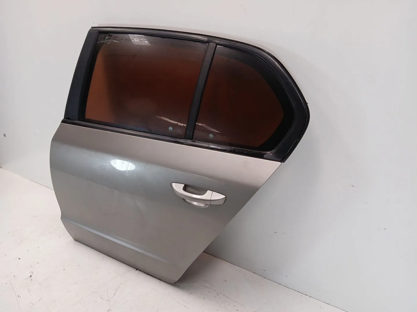 Puerta Trasera Izquierda para Skoda Superb Ii (3T4)