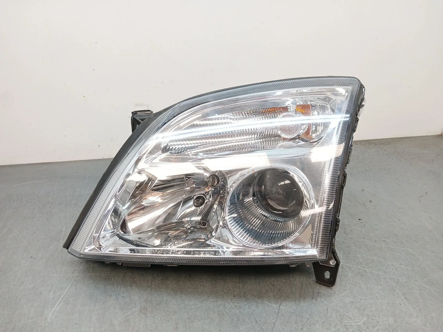 Faro Izquierdo para Opel Signum Hatchback (Z03)