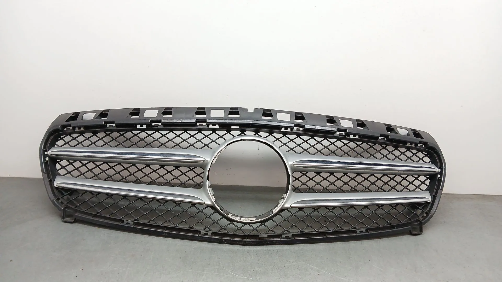 Rejilla Paragolpes Delantero para Mercedes-Benz Clase A (W176)