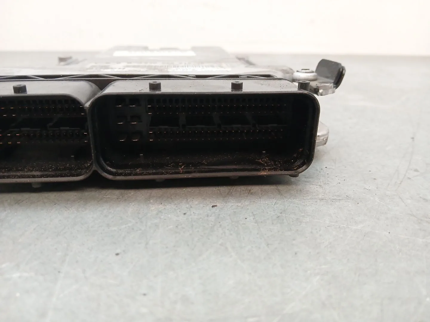 Centralita Motor Uce para Audi A4 B7 (8Ec)