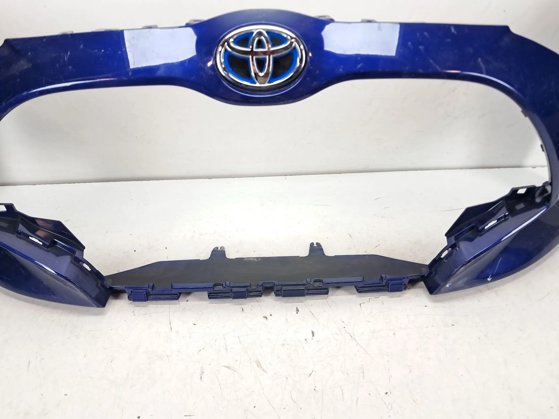 Paragolpes Delantero para Toyota Yaris Cross (Mxp_)