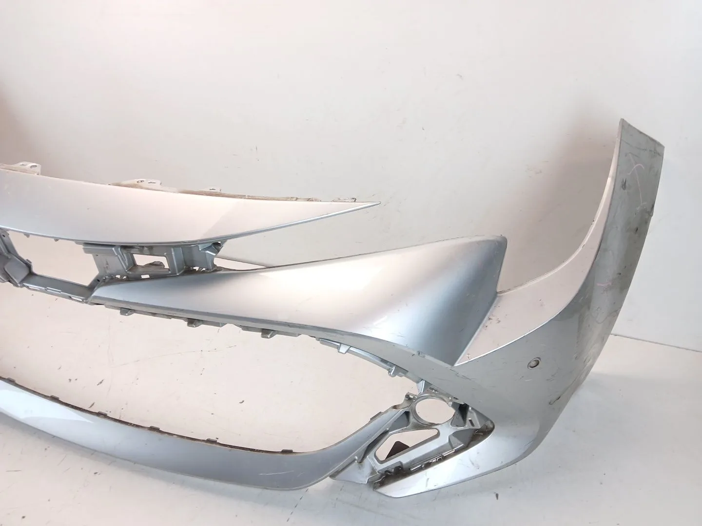 Paragolpes Delantero para Toyota Corolla (E21)