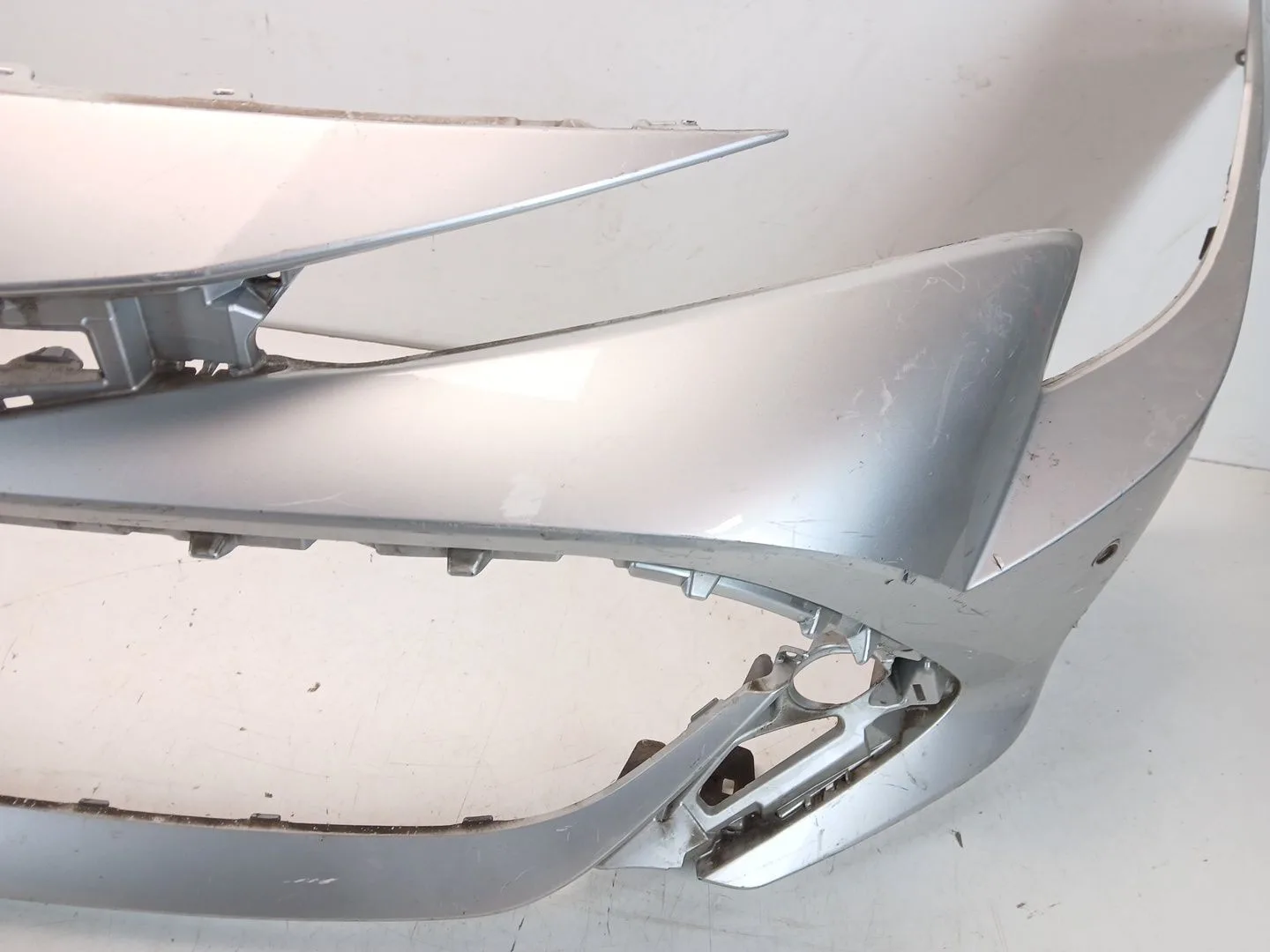 Paragolpes Delantero para Toyota Corolla (E21)