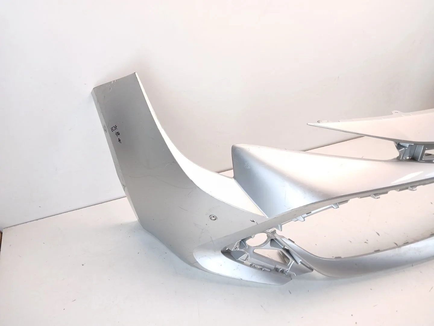 Paragolpes Delantero para Toyota Corolla (E21)