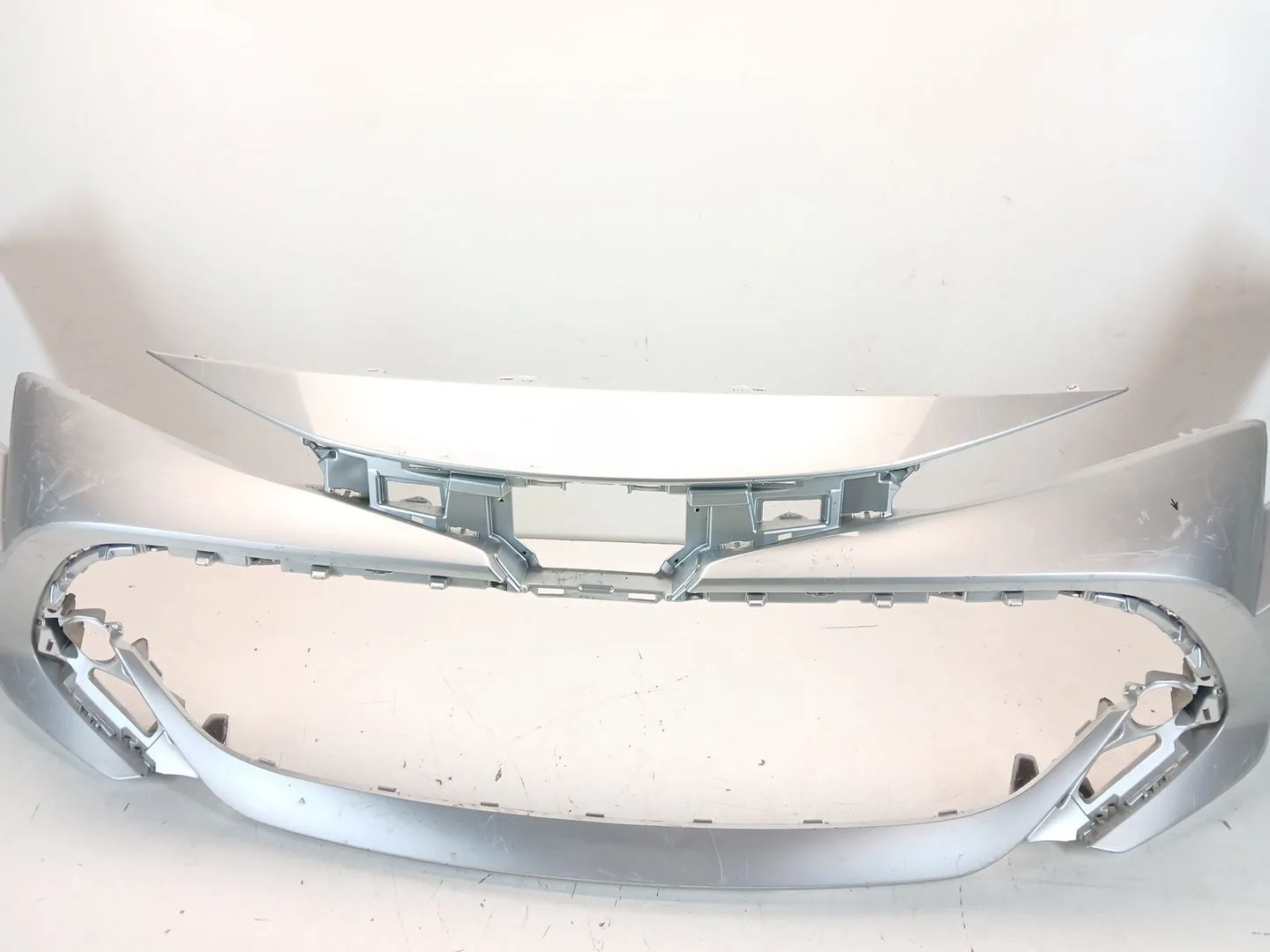 Paragolpes Delantero para Toyota Corolla (E21)