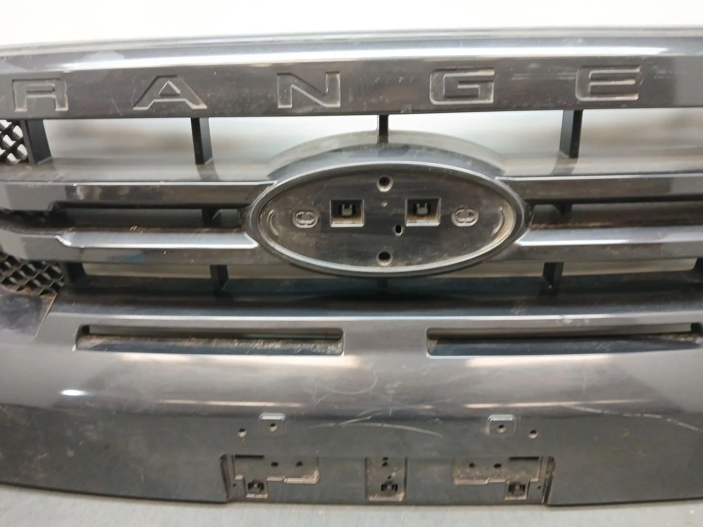 Rejilla Paragolpes Delantero para Ford Ranger (Tke)
