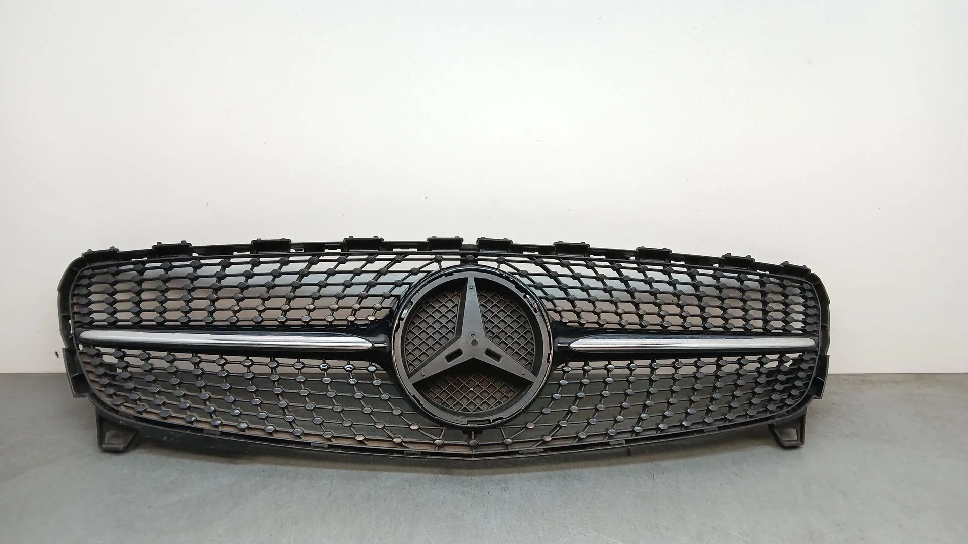 Rejilla Paragolpes Delantero para Mercedes-Benz Clase A (W176)