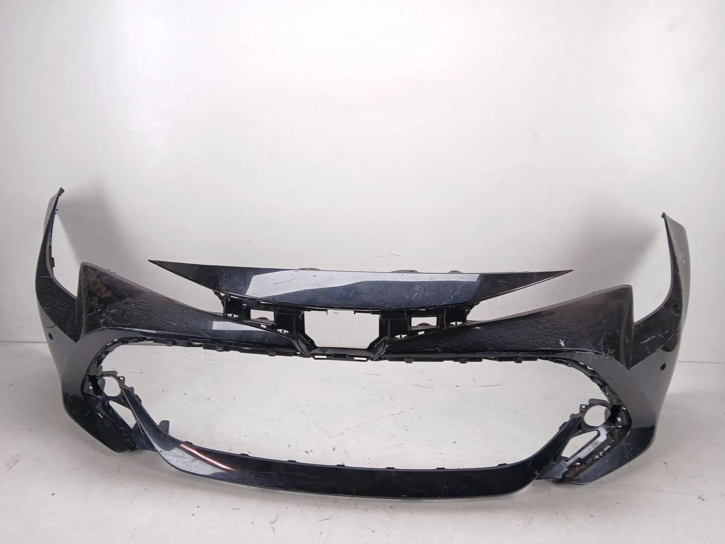 Paragolpes Delantero para Toyota Corolla (E21)