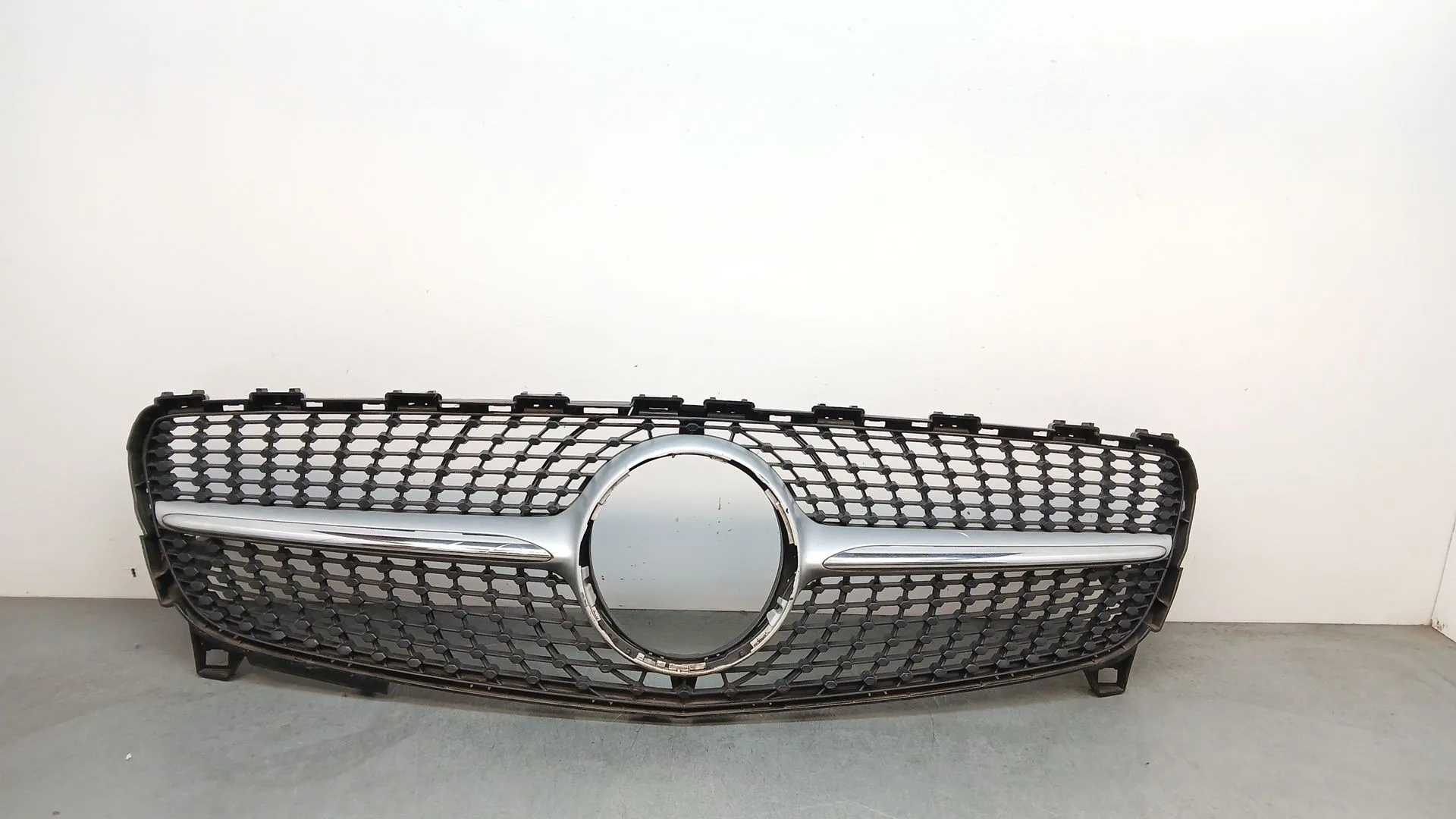 Rejilla Paragolpes Delantero para Mercedes-Benz Clase A (W176)