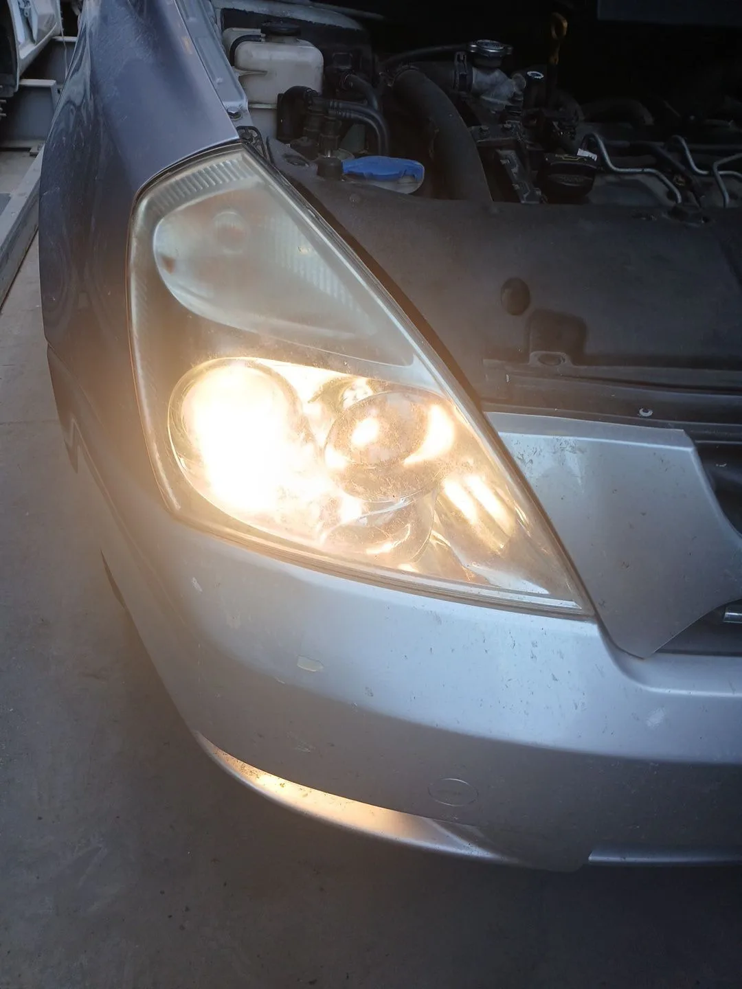 Faro Derecho para Kia Carnival / Grand Carnival Iii (Vq)