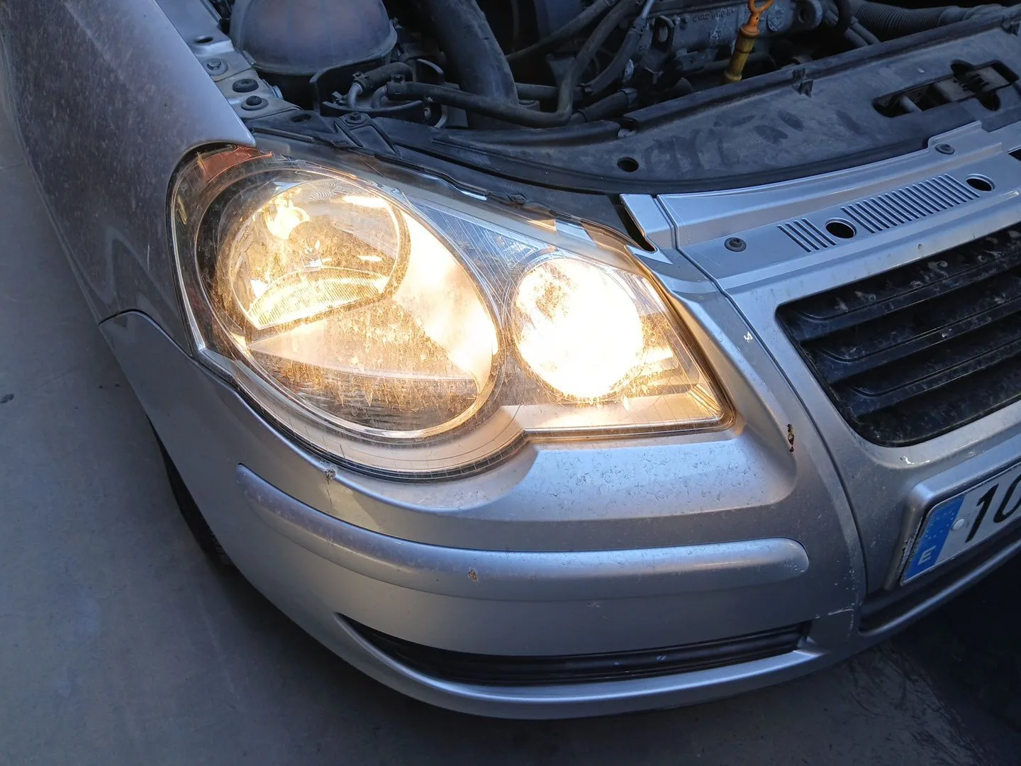 Faro Derecho para Volkswagen Polo Iv (9N_, 9A_)