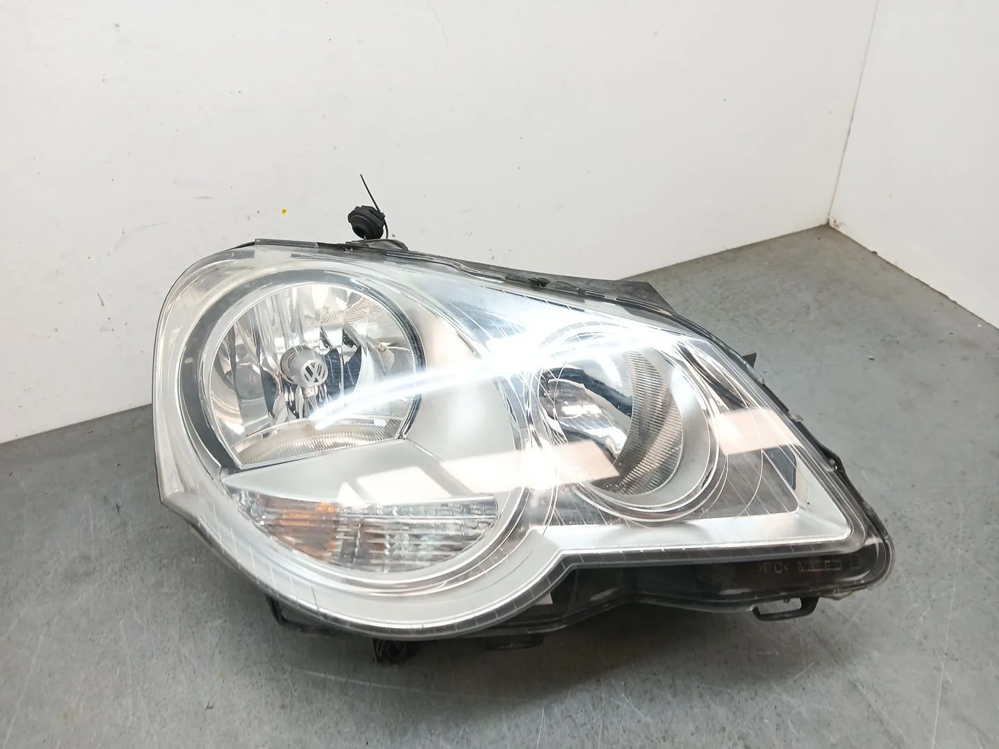 Faro Derecho para Volkswagen Polo Iv (9N_, 9A_)