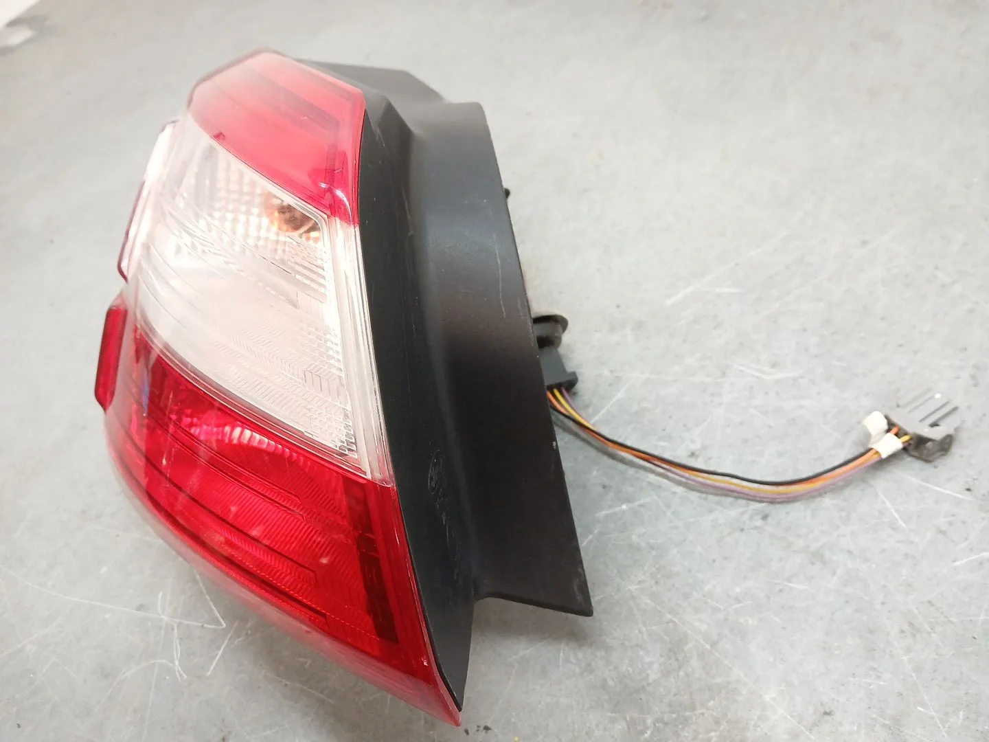 Piloto Trasero Izquierdo para Ford Focus Iii Sedan