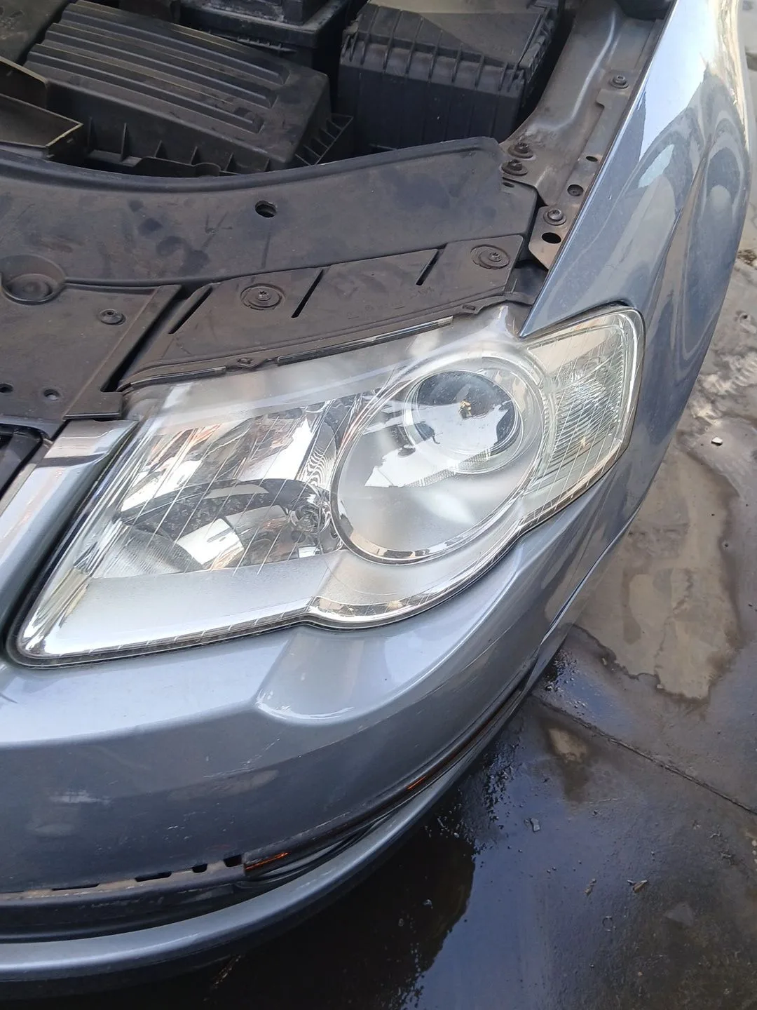 Faro Izquierdo para Volkswagen Passat B6 (3C2)