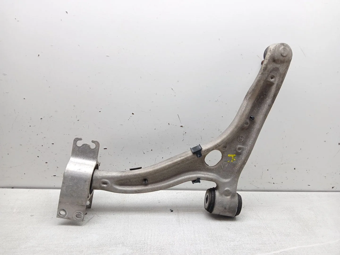 Brazo Suspension Inferior Delantero Derecho para Mercedes-Benz Clase B (W246)