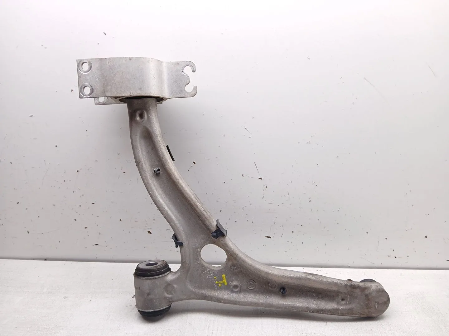 Brazo Suspension Inferior Delantero Derecho para Mercedes-Benz Clase B (W246)