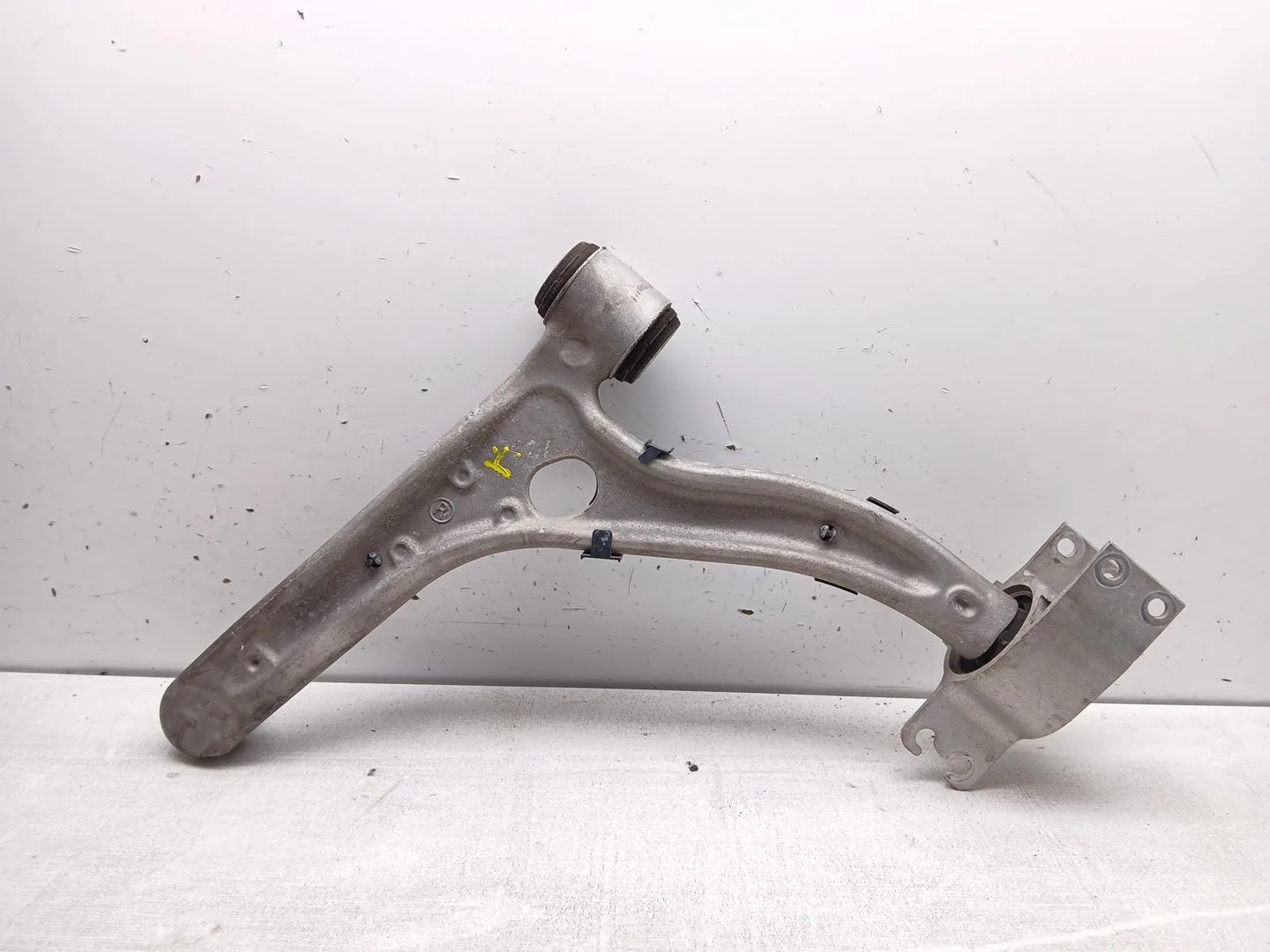 Brazo Suspension Inferior Delantero Derecho para Mercedes-Benz Clase B (W246)