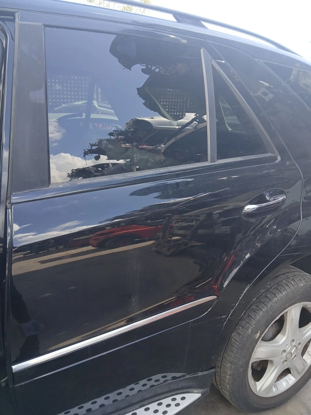 Puerta Trasera Izquierda para Mercedes-Benz Clase M (W164)