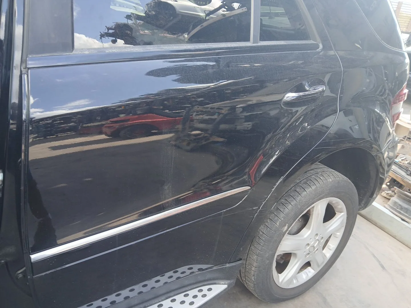 Puerta Trasera Izquierda para Mercedes-Benz Clase M (W164)