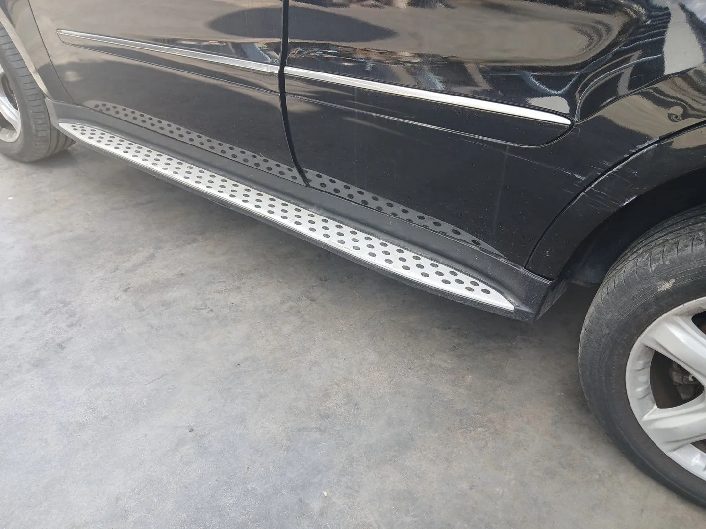 Faldon Lateral para Mercedes-Benz Clase M (W164)