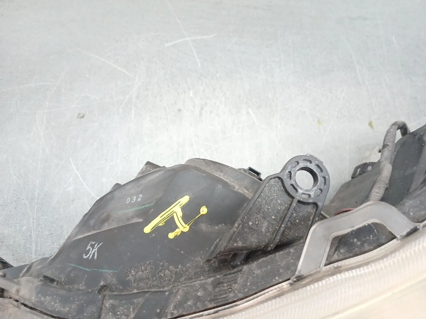 Faro Izquierdo para Subaru Legacy V (Bm)